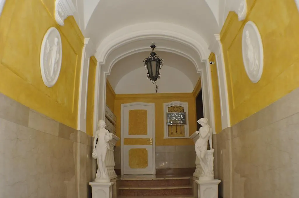 **  Amico Hotel Roma Italia